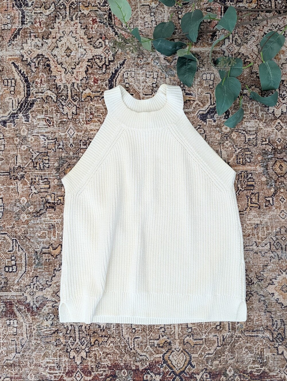 Loft sleeveless sweater L